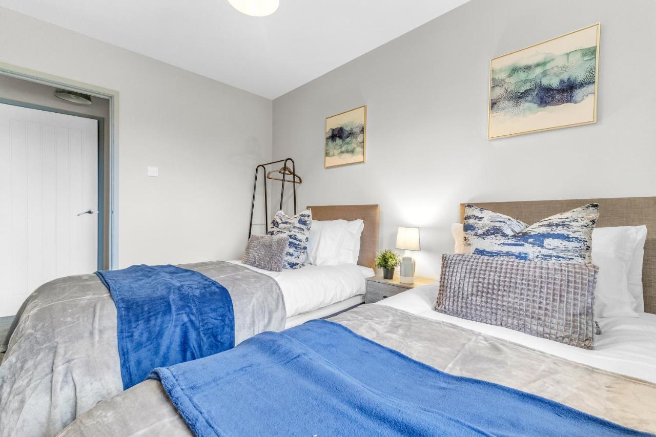 Mk 2-Bedroom Contractor'S Gem, 5 Beds, Sleeps 6, Free Parking Milton Keynes Exterior photo