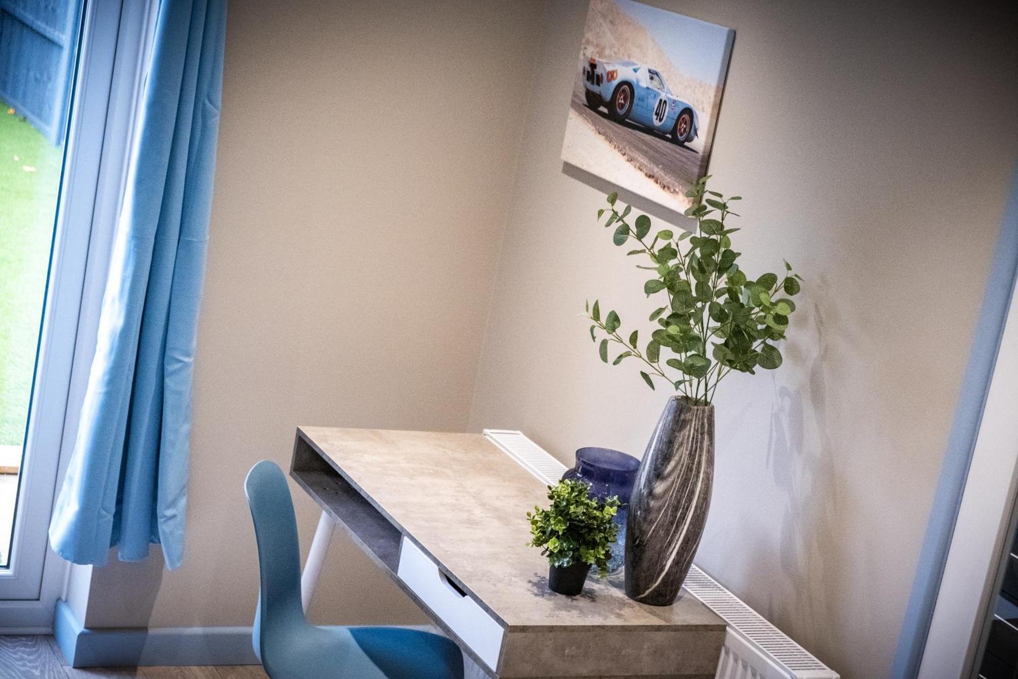 Mk 2-Bedroom Contractor'S Gem, 5 Beds, Sleeps 6, Free Parking Milton Keynes Exterior photo