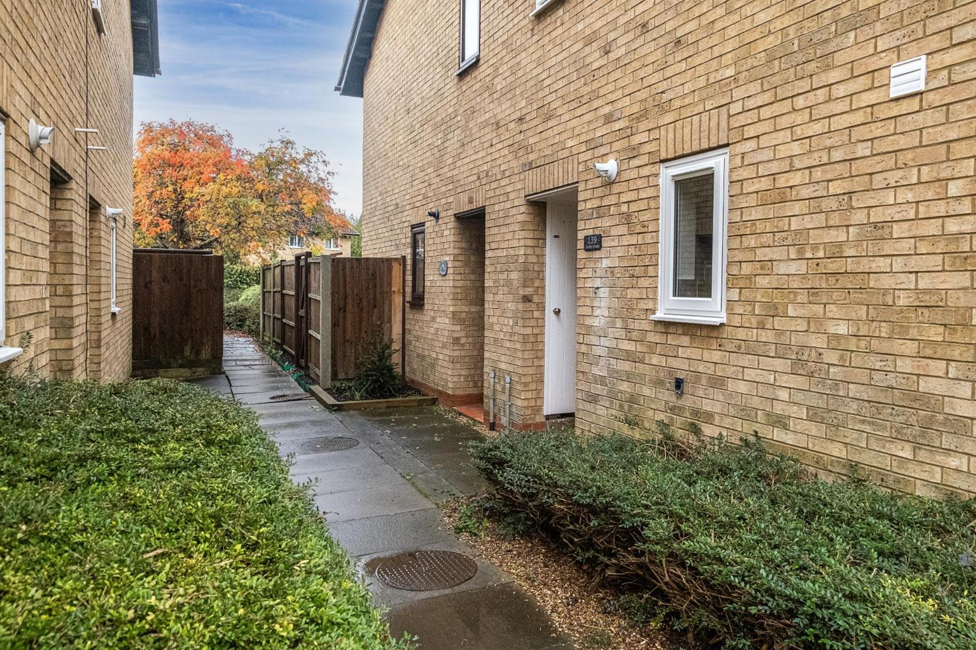Mk 2-Bedroom Contractor'S Gem, 5 Beds, Sleeps 6, Free Parking Milton Keynes Exterior photo