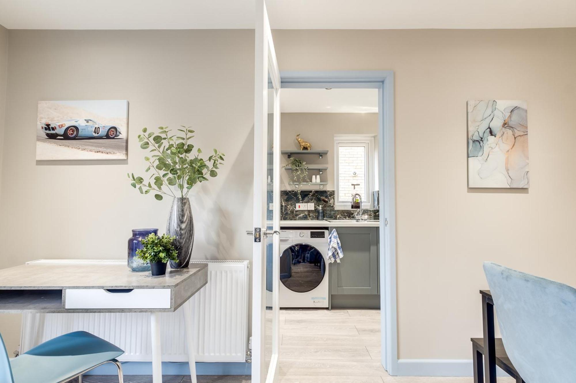 Mk 2-Bedroom Contractor'S Gem, 5 Beds, Sleeps 6, Free Parking Milton Keynes Exterior photo