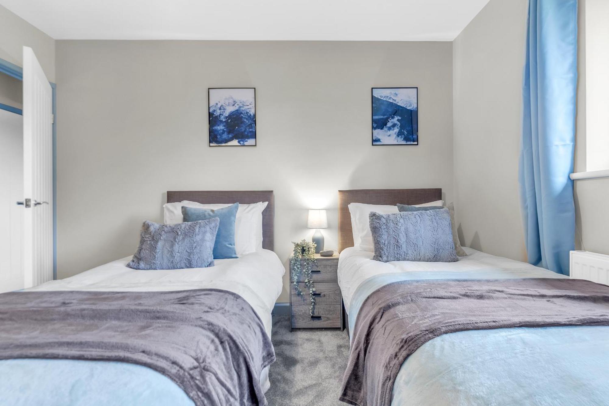 Mk 2-Bedroom Contractor'S Gem, 5 Beds, Sleeps 6, Free Parking Milton Keynes Exterior photo