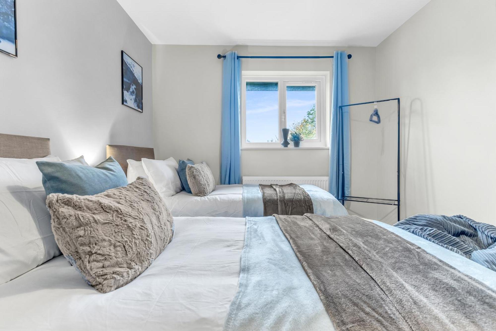 Mk 2-Bedroom Contractor'S Gem, 5 Beds, Sleeps 6, Free Parking Milton Keynes Exterior photo