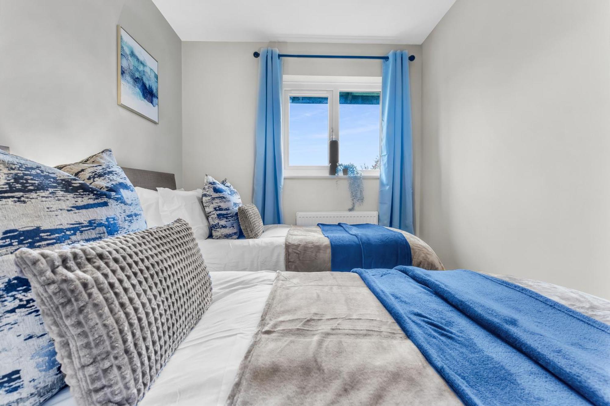 Mk 2-Bedroom Contractor'S Gem, 5 Beds, Sleeps 6, Free Parking Milton Keynes Exterior photo